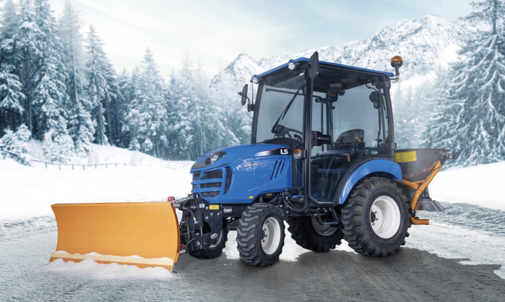 XJ 25 - HST Snowline, inkl. Industriebereifung, Komfortkabine, Frontkraftheber, Schneeschild Aigner, Anbaustreuer 180 ltr. mit Beleuchtung  f. XJ25